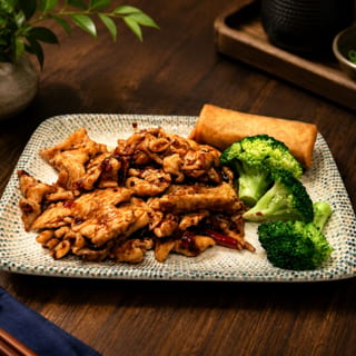 L Kung Pao Chicken 宫保鸡