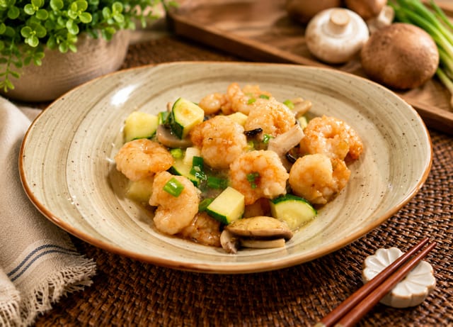 Crispy Shrimp with Mushrooms / 蘑菇脆皮虾.