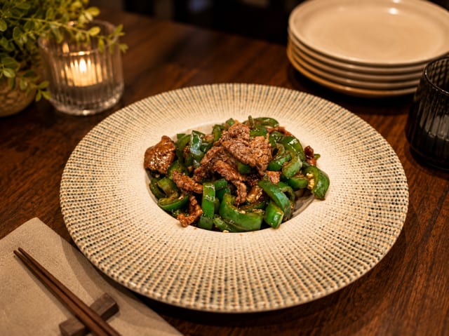 Beef with Jalapeno / 辣椒牛.