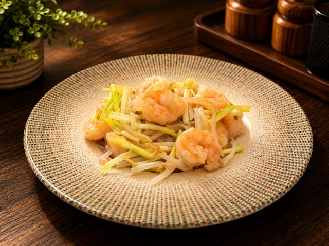 Stir-Fried Shrimp with Yellow Chives / 韭黄虾仁.
