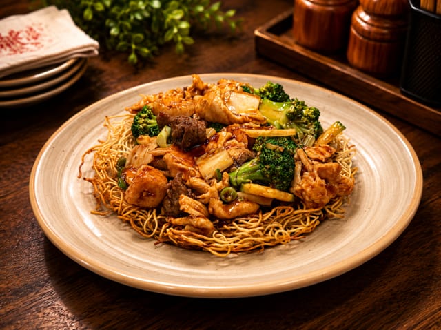 Crispy Pan Fried Noodle / 三鲜两面黄.