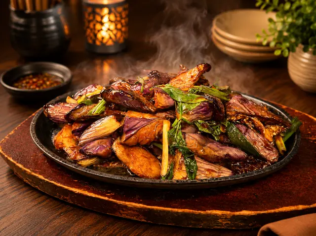 Eggplant with Basil Hot Plate / 铁板三杯茄子.