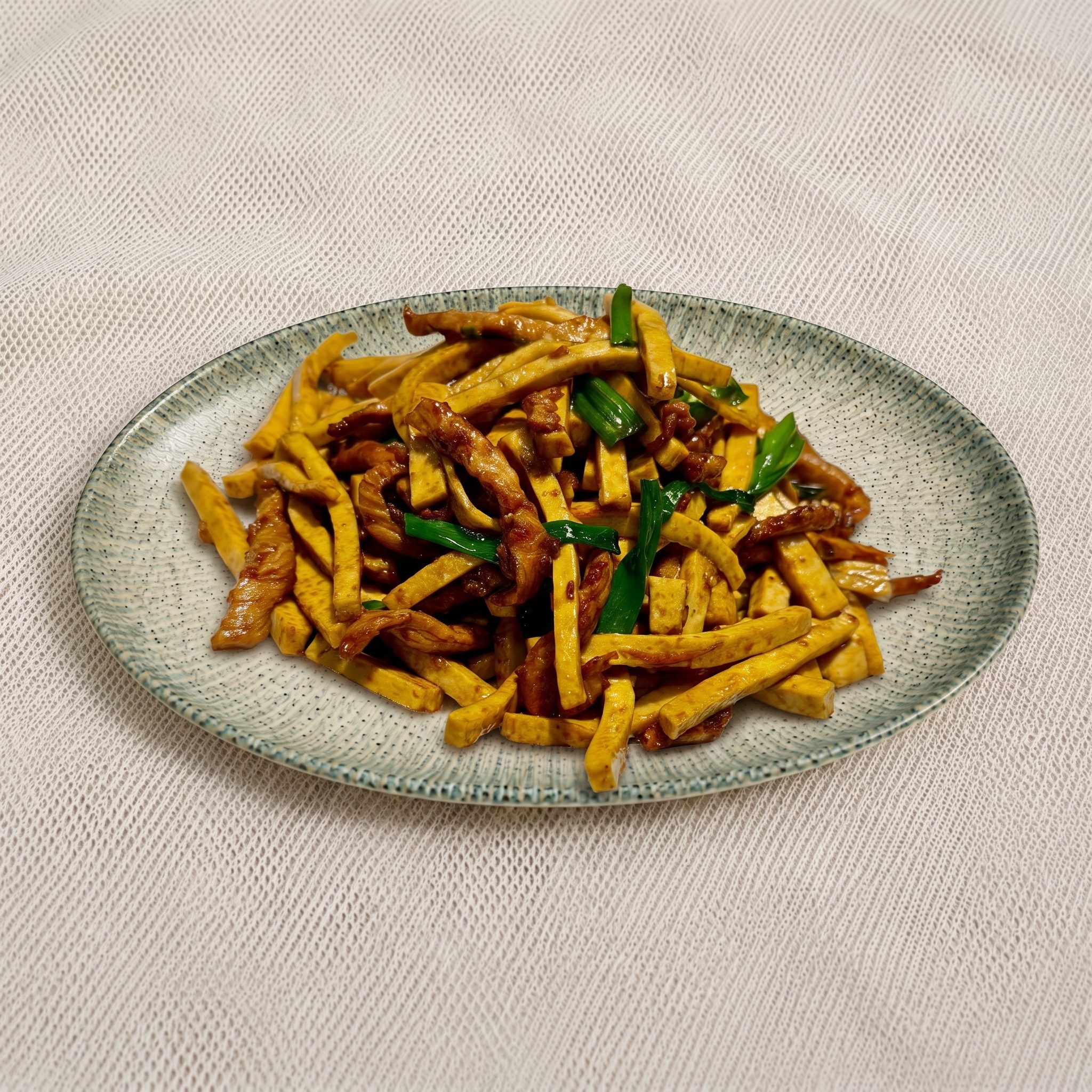 Shredded Pork with Dried Tofu / 香干肉丝.