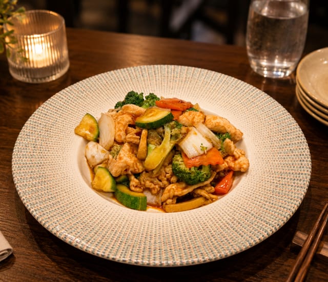 Chicken with Vegetables / 素菜鸡.