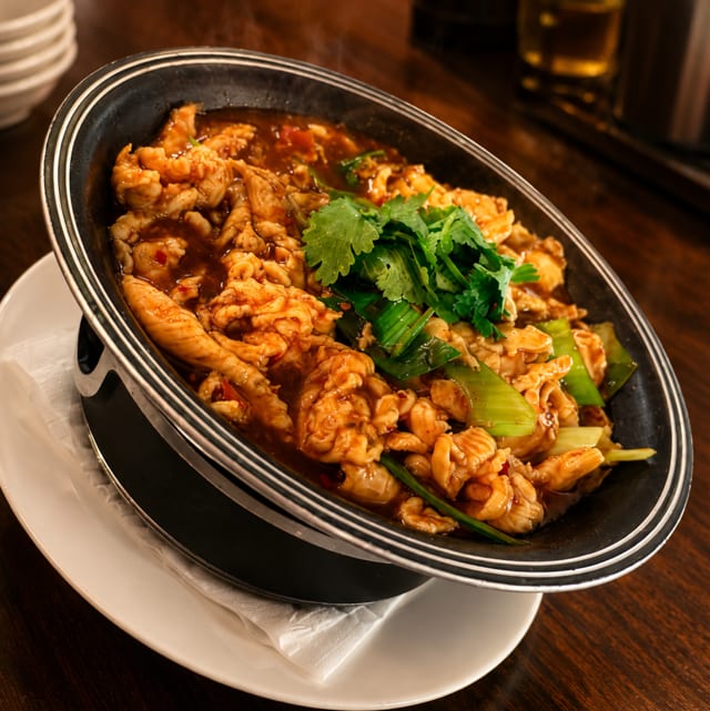 Spicy Braised Chicken Casserole / 五更成都鸡.