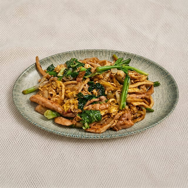 Stir-Fried Pork Noodle / 肉丝干拌面.